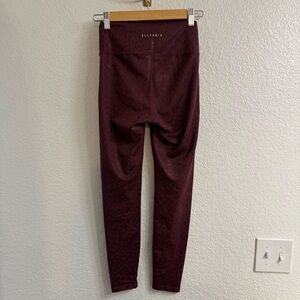 ANTHROPOLOGIE All Fenix Liquid Leopard Maroon Leggings Size Medium